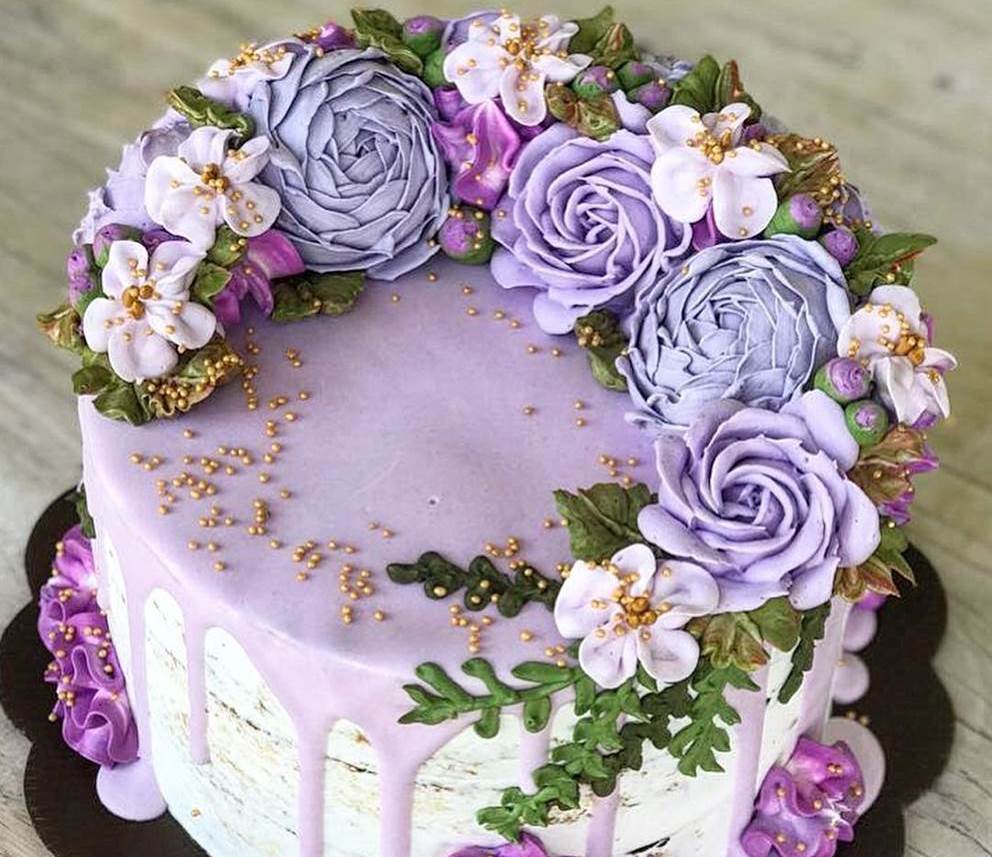 Как расположить цветы на торте
